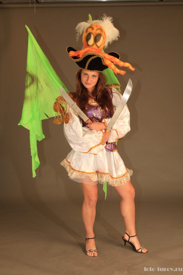 Инга, студия